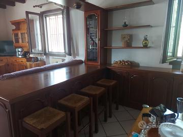 cucina completa di legno massiccio