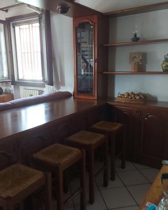 cucina completa di legno massiccio