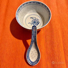 ciotola rotonda e cucchiaio in porcellana cines