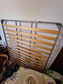 Rete a doghe matrimoniale in metallo e legno – 