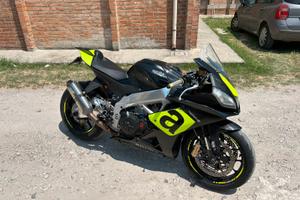 Aprilia rsv4