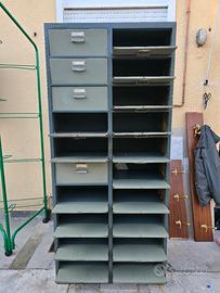 lips vago mobile industriale cassetti