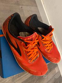 Scarpe chiodate