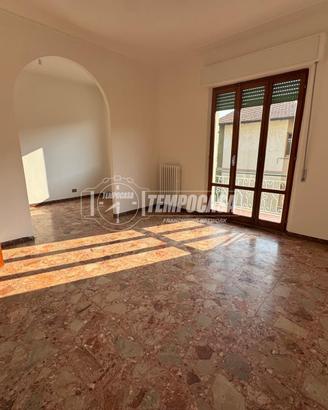 APPARTAMENTO AL PRIMO PIANO CON BALCONI E CANTINA