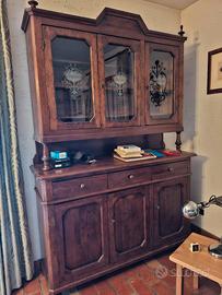 vetrina in legno vecchio