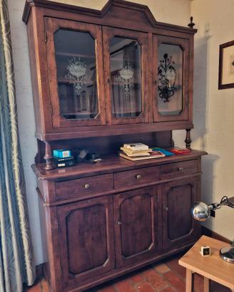 vetrina in legno vecchio