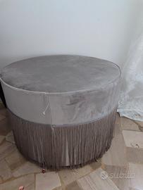 due pouf in velluto grigio 