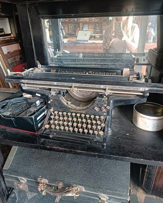 macchina da scrivere Underwood Standard 