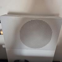 console Xbox One s con due controller e giochi