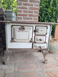 Stufa d'epoca Liberty