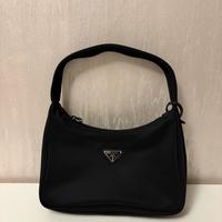 Borsa prada re edition 2000 usata e originale