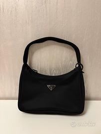 Borsa prada re edition 2000 usata e originale