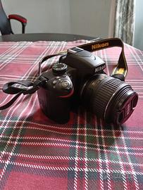 Nikon D3200 18-55 come nuova + borsa tracolla