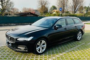Volvo V90 D3 momentum 150 CV