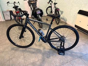 bicicletta gravel FOCUS