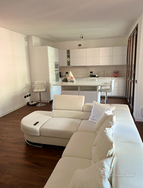 Divano letto angolare bianco – pari al nuovo