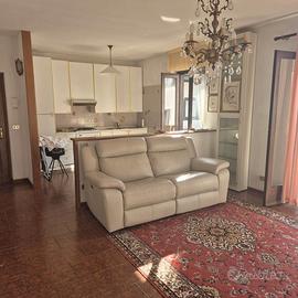 Talamona centralissimo appartamento con posto auto