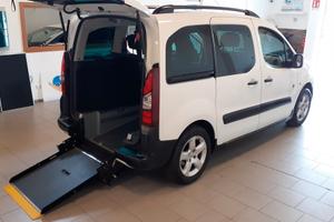 Peugeot Partner trasporto disabili pianale ribassa