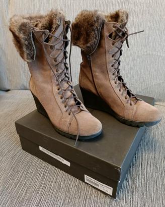 Stivaletti da donna in camoscio con pelliccia 39