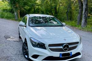 Mercedes Benz CLA 220 d sport