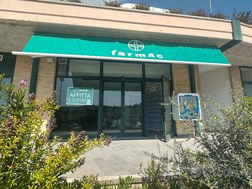 Locale commerciale in viale xxv aprile