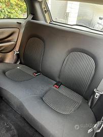 Lancia y del 2010