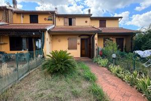 Ceppato:terratetto con 2 camere, giardino e garage