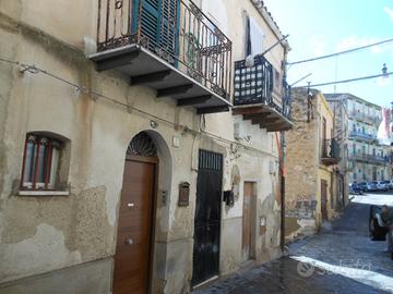 Appartamento indipendente in via Dante Alighieri