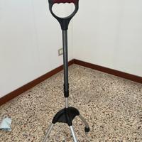 Bastone tre piedi per deambulare