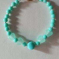 Braccialetto con perline color acquamarina 