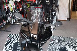 Yamaha YZF R1
