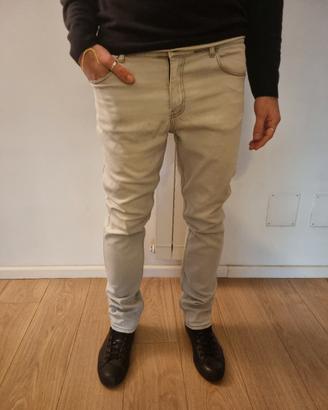 Jeans Cheap Monday, taglio slim,colore light denim