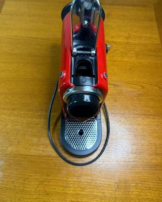 Macchina da caffè a capsule – nespresso  rossa