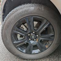 Cerchi da 18 Evoque con gomme invernali Pirelli