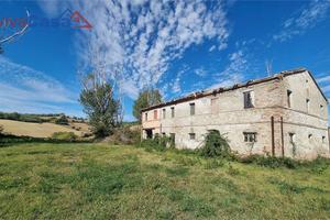 Un sogno che attende di rinascere - Casale a Santa