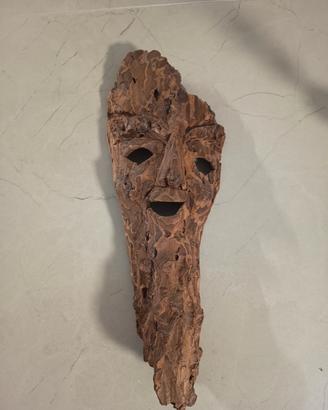 Maschera in corteccia vintage