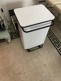 Porta-rifiuti in metallo, grande, mobile