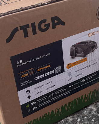 Robot Tosaerba STIGA A 8 800 m²