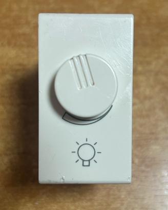 Regolatore dí luminosità AVE 45948