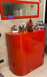 mobile/console e specchio in laccato rosso