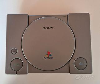 PLAY STATION 1 CON ACCESSORI E GIOCHI