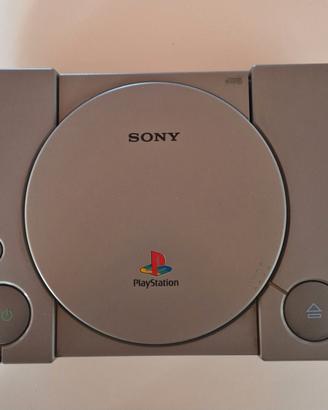 PLAY STATION 1 CON ACCESSORI E GIOCHI