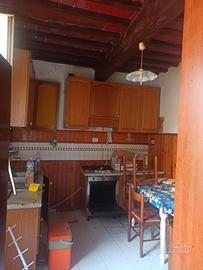 A Pistoia Appartamento di 3 vani con 2 Camere