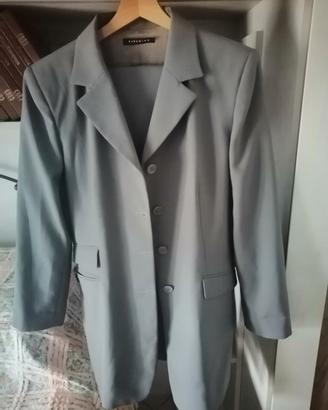 Completo con pantaloni