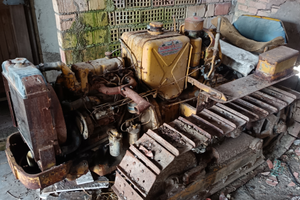 Trattore agricolo non funzionante