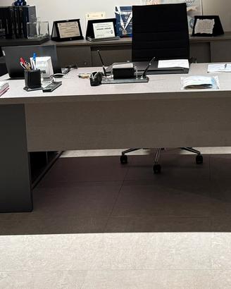 Arredo ufficio completo