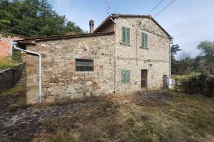 Rustico / Casale di 141 m² con più di 5 locali e b