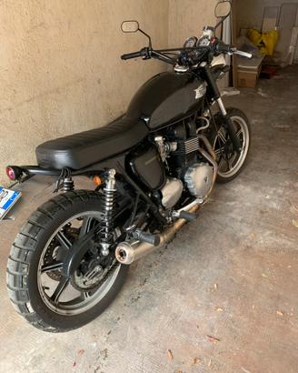 Triumph bonneville SE