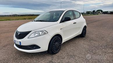 LANCIA YPSILON 1.0 Hibrid 70cv 5P Ecochic 2021