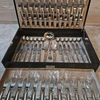 Servizio di posate da 75 pezzi marca PINTI 1929